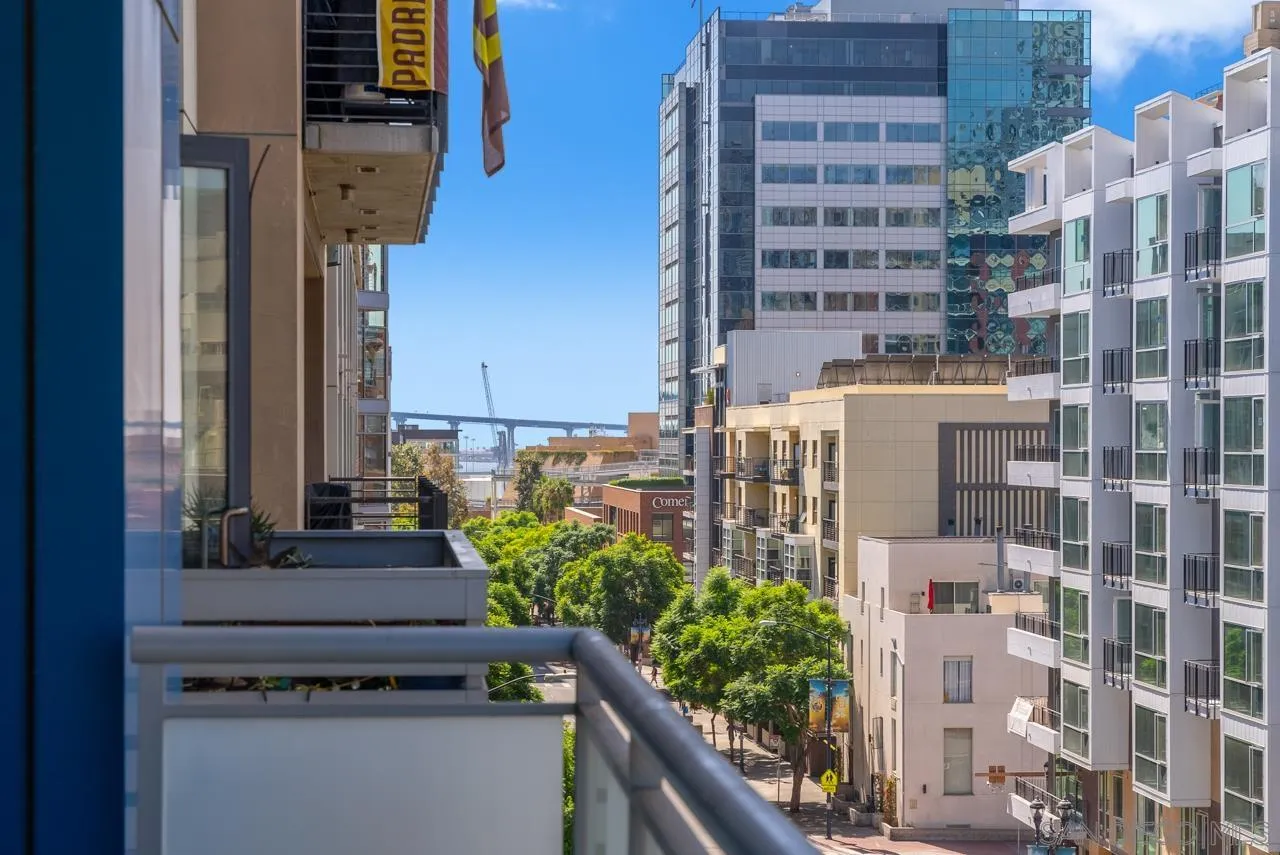 527 10th Ave Unit 503