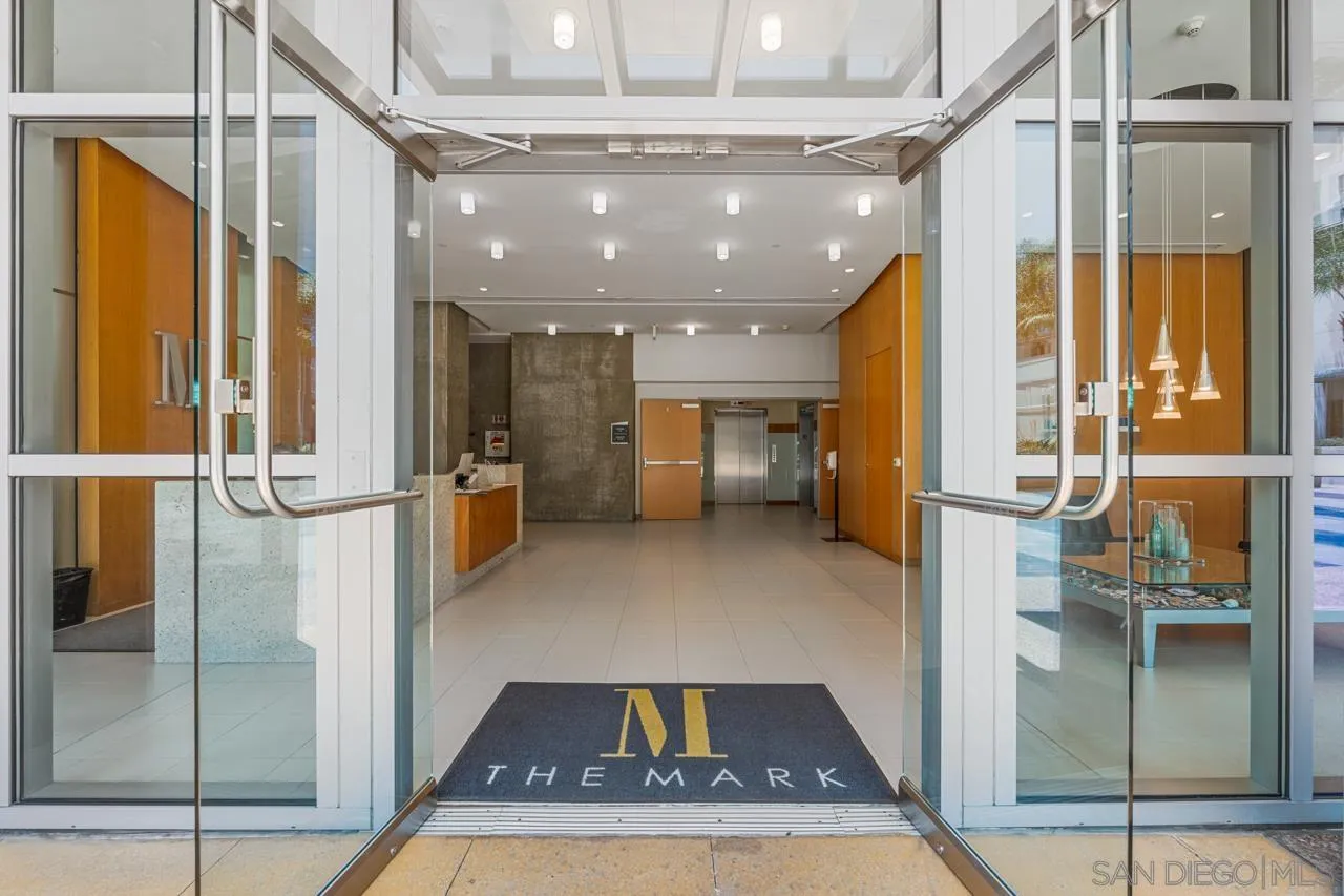 800 The Mark Ln Unit 406