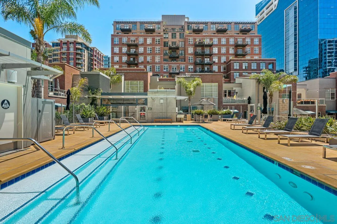 800 The Mark Ln Unit 406