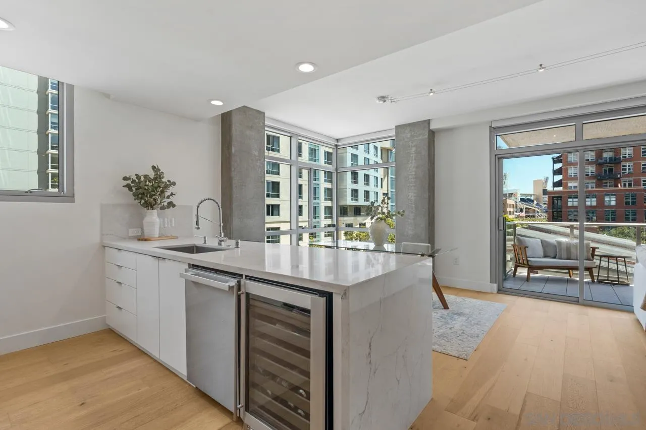 800 The Mark Ln Unit 406