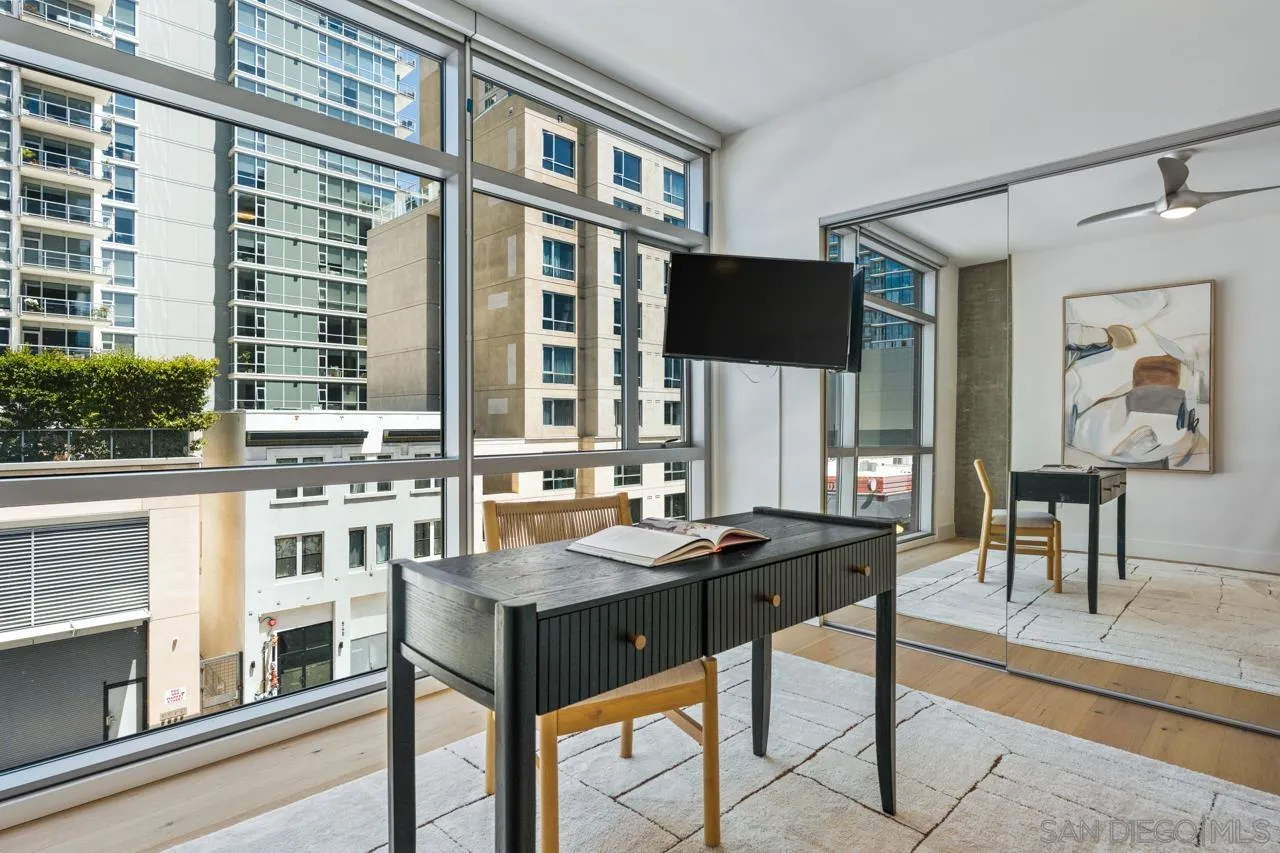 800 The Mark Ln Unit 406