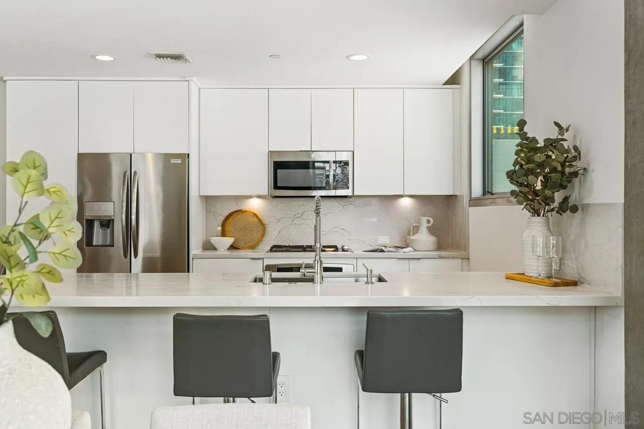 800 The Mark Ln Unit 406