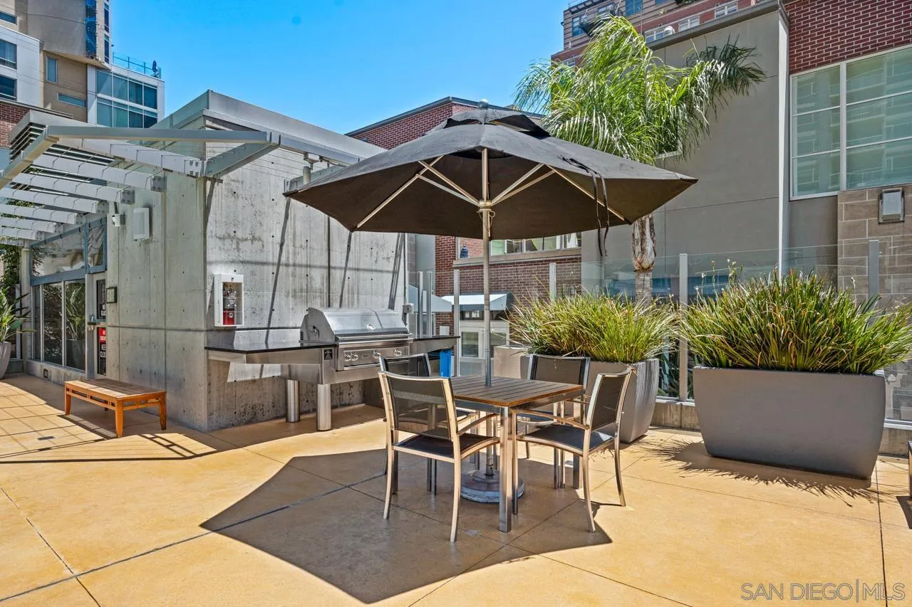 800 The Mark Ln Unit 406