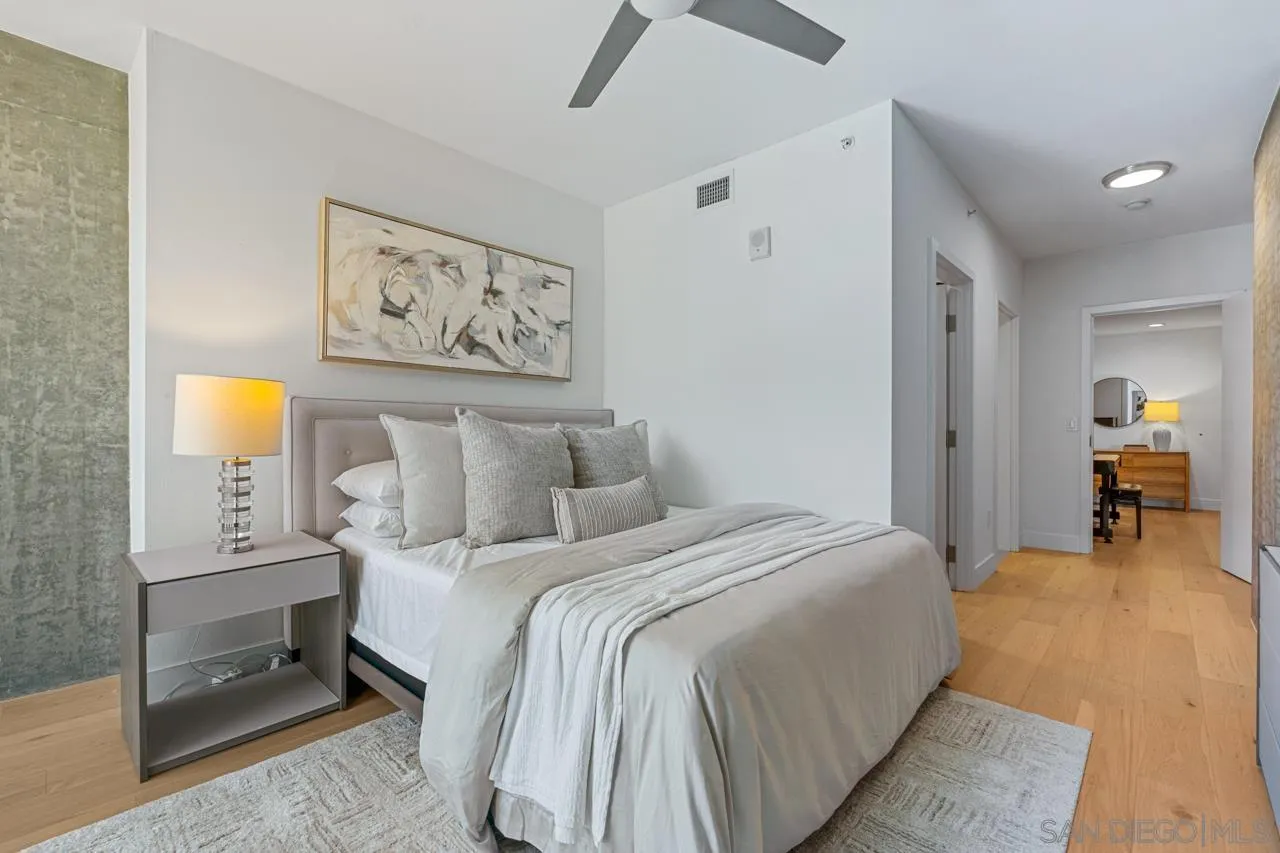 800 The Mark Ln Unit 406