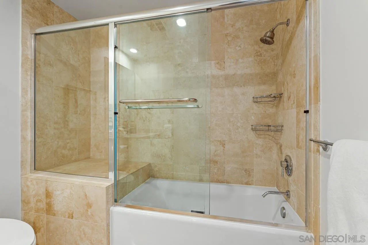 800 The Mark Ln Unit 406