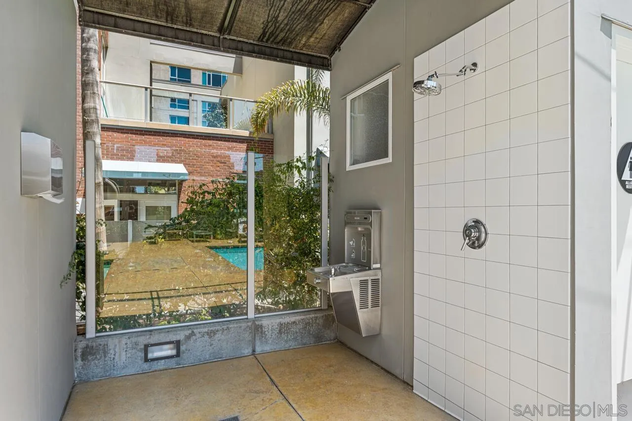 800 The Mark Ln Unit 406