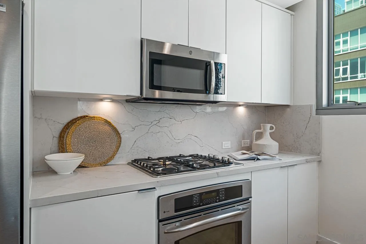 800 The Mark Ln Unit 406