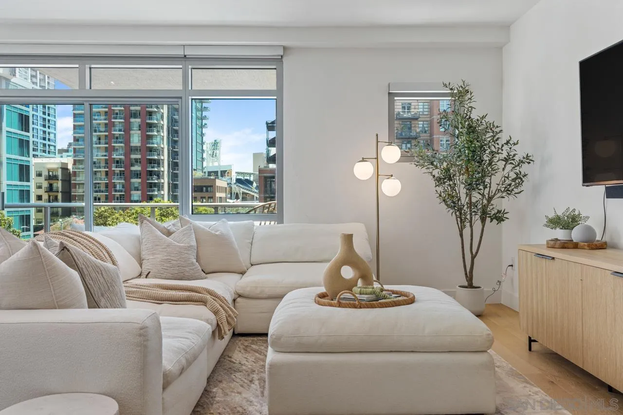 800 The Mark Ln Unit 406