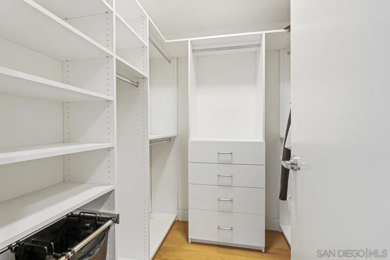 800 The Mark Ln Unit 406
