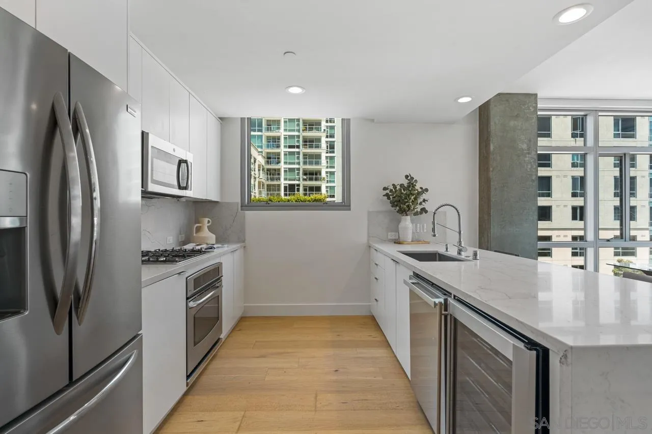 800 The Mark Ln Unit 406