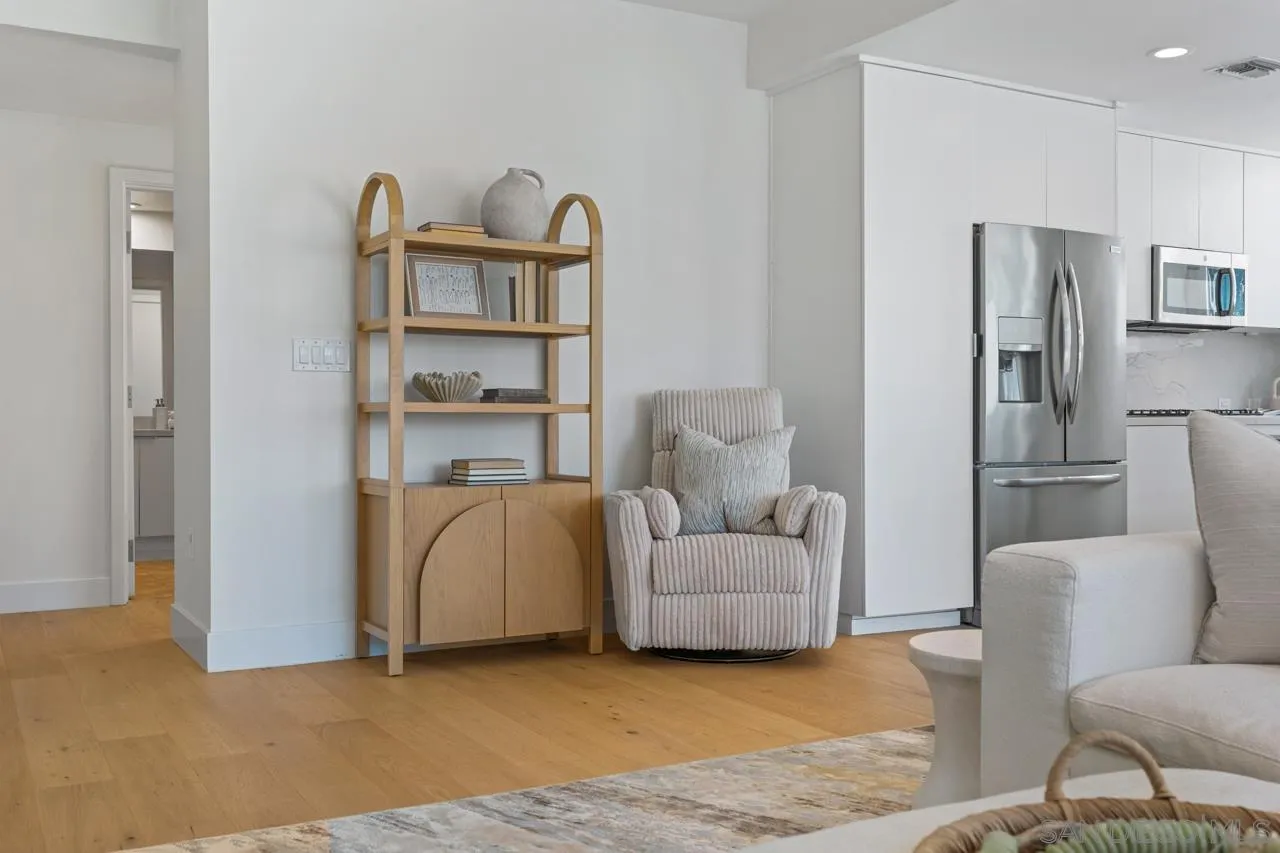 800 The Mark Ln Unit 406