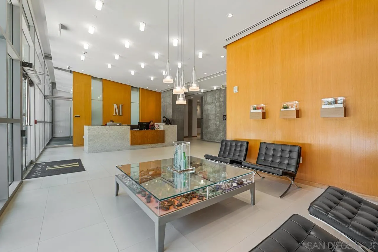 800 The Mark Ln Unit 406
