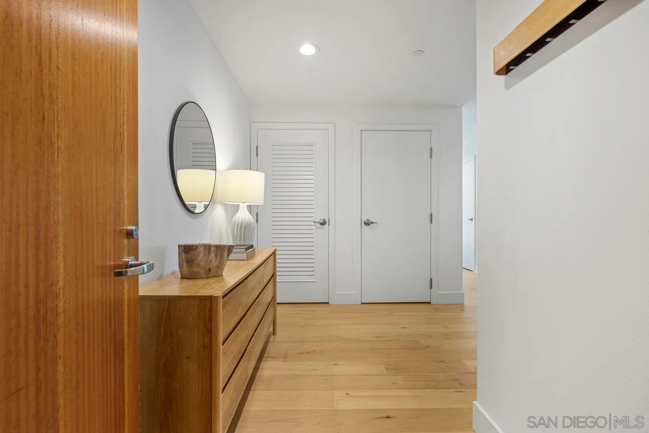 800 The Mark Ln Unit 406