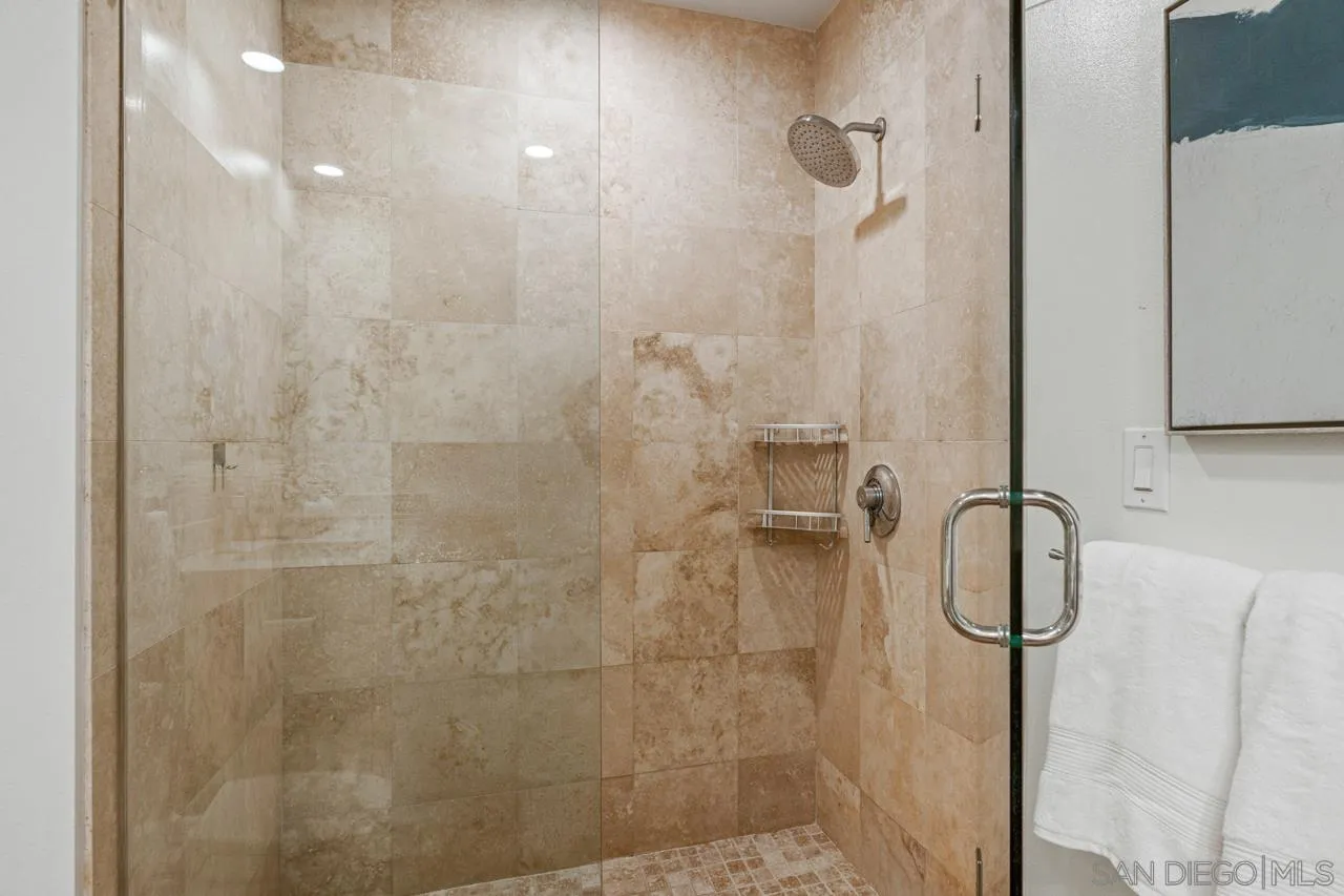 800 The Mark Ln Unit 406