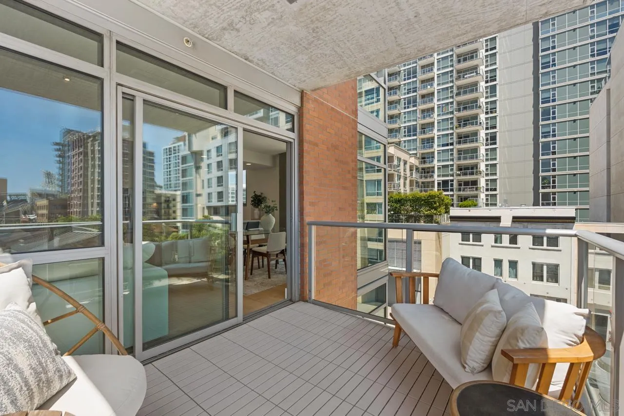800 The Mark Ln Unit 406
