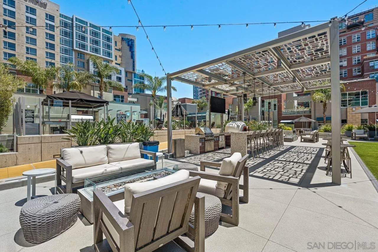 800 The Mark Ln Unit 406