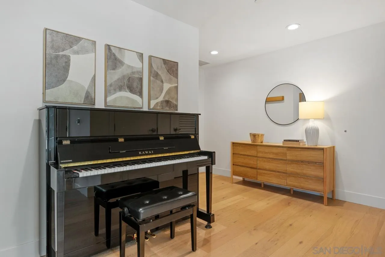 800 The Mark Ln Unit 406