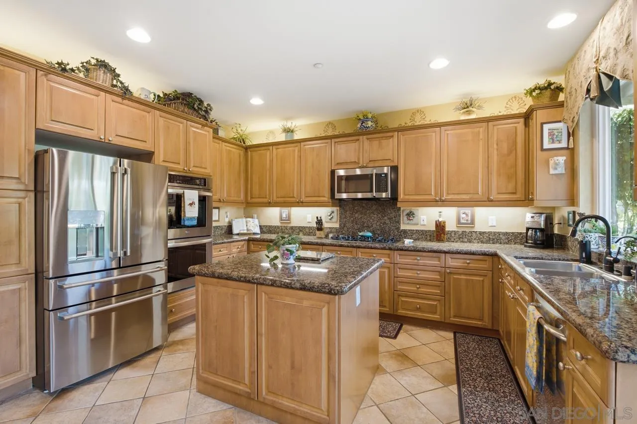 3320 Wild Oak Ln