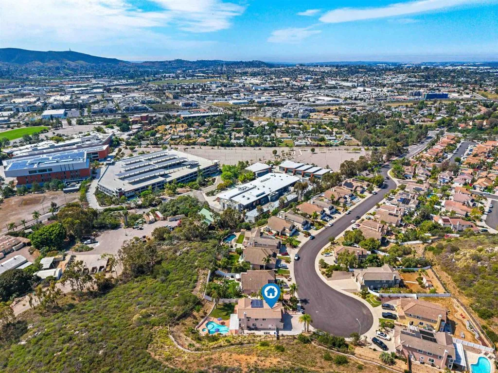 1155 Avenida Azul