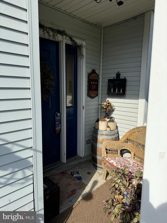 138 W High St