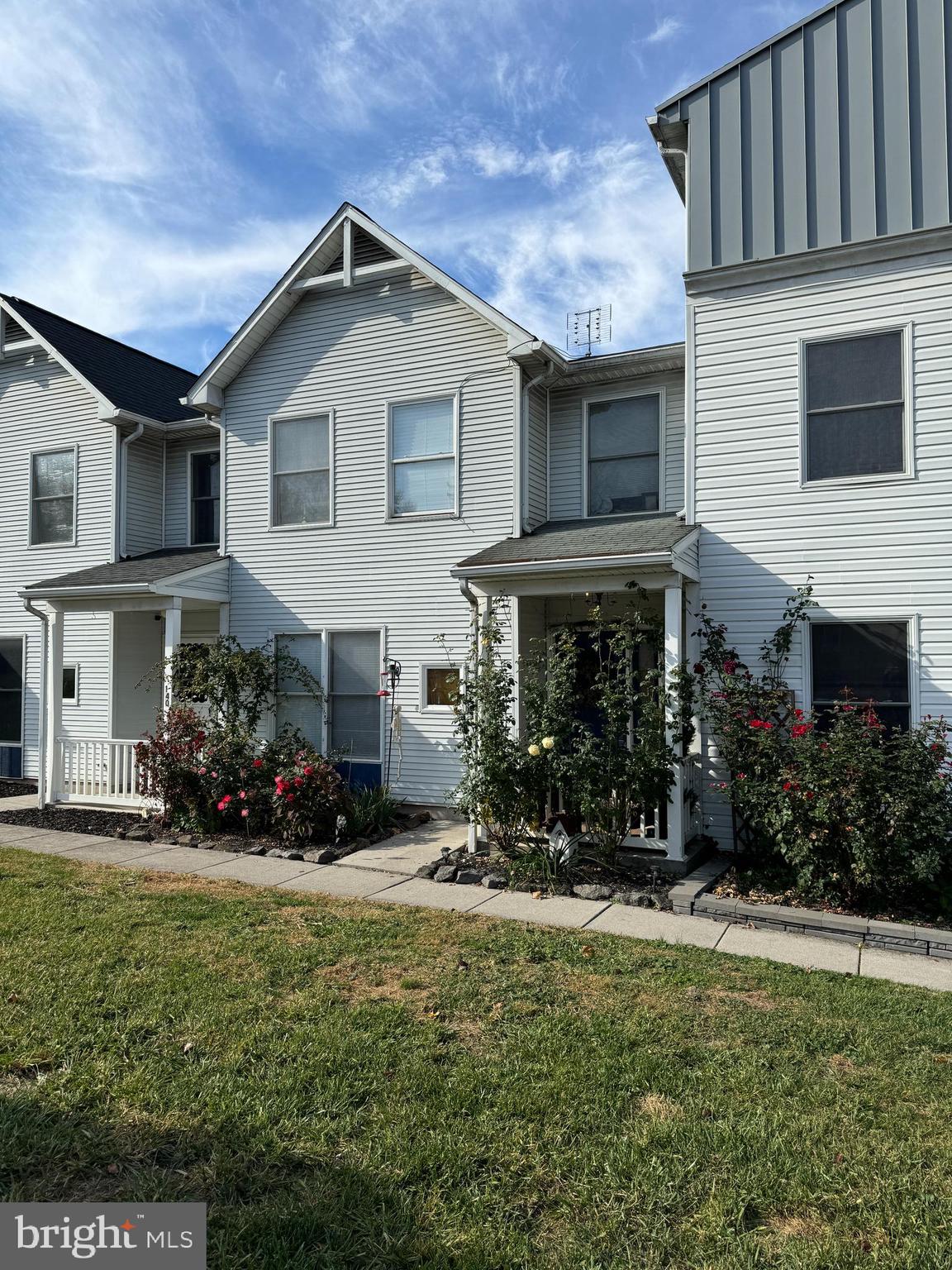 138 W High St