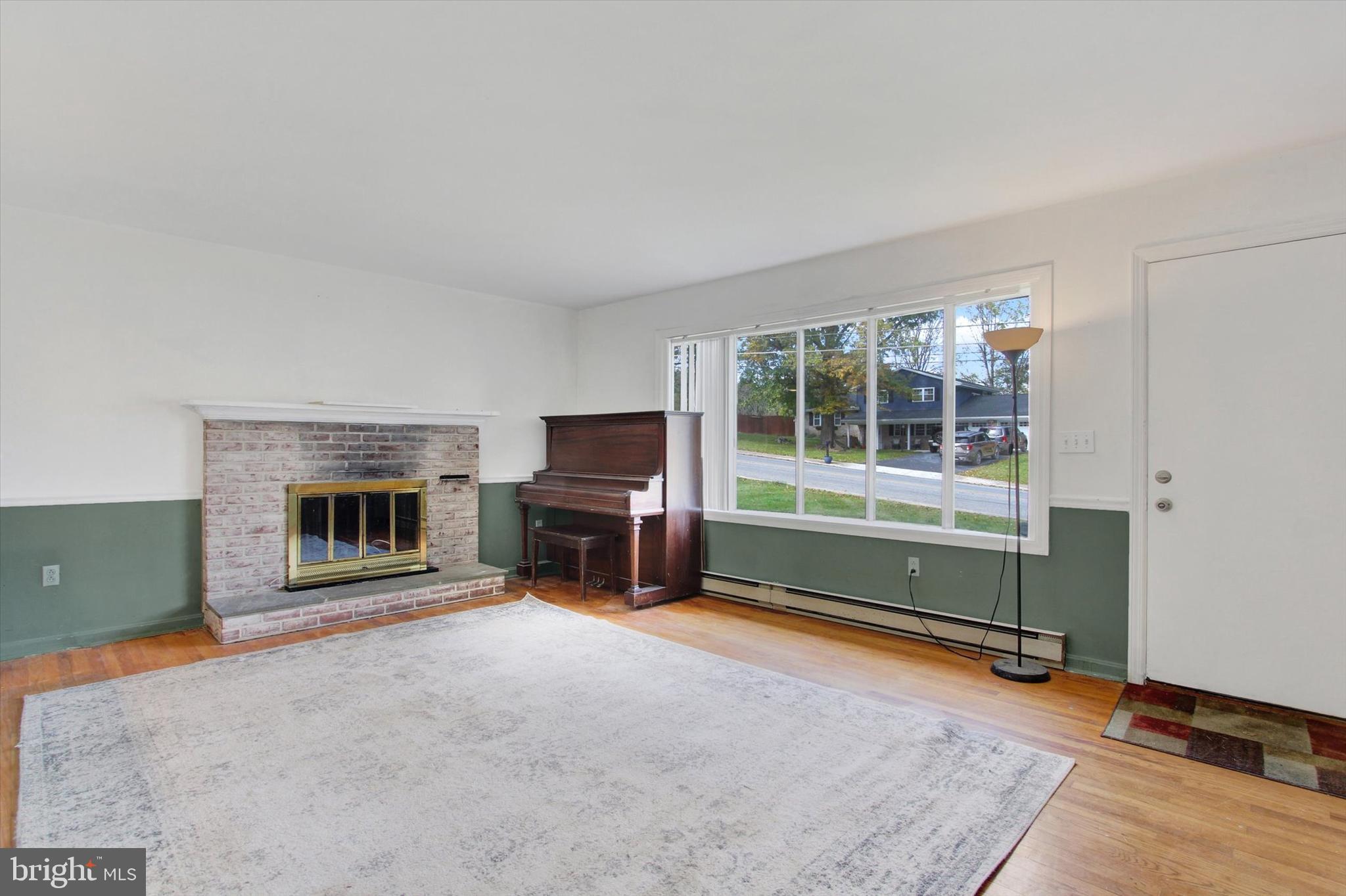 216 Garland Dr