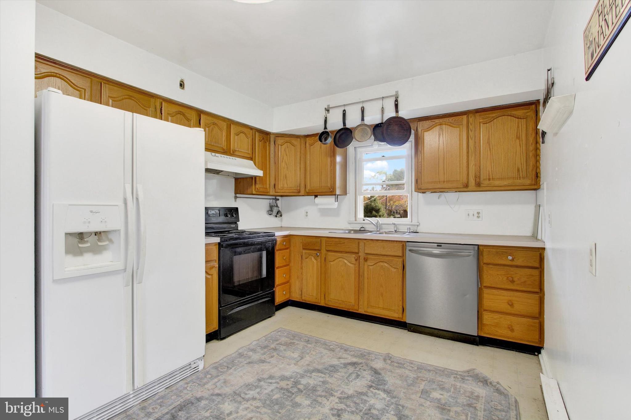 216 Garland Dr