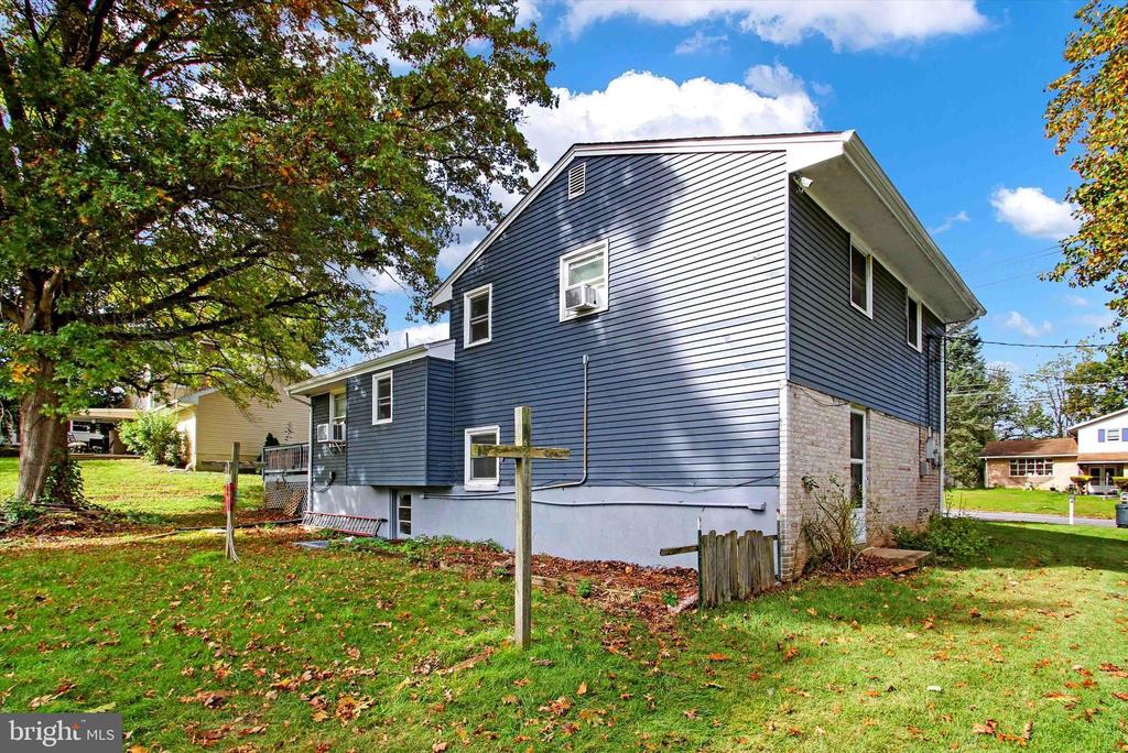 216 Garland Dr