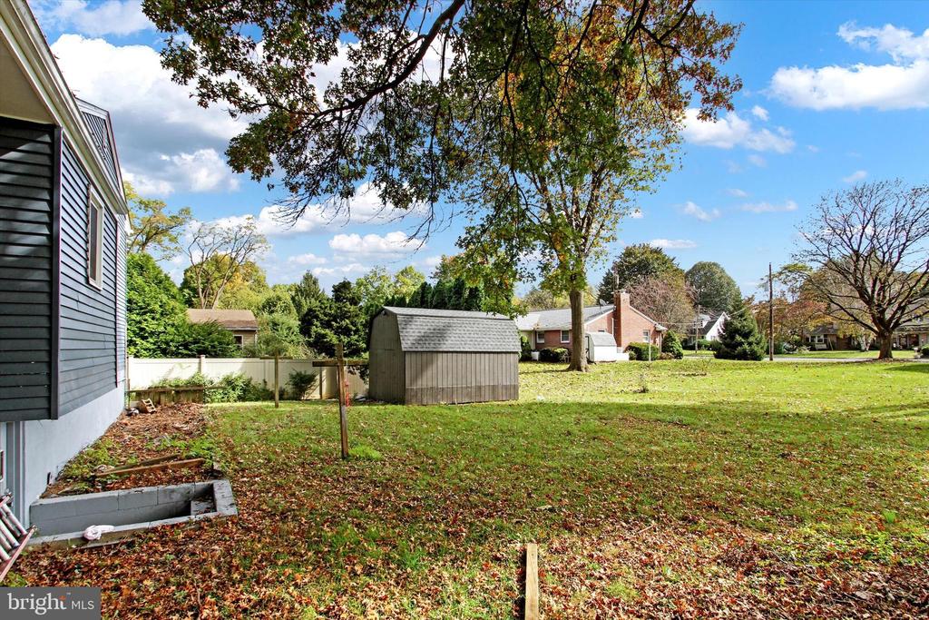 216 Garland Dr
