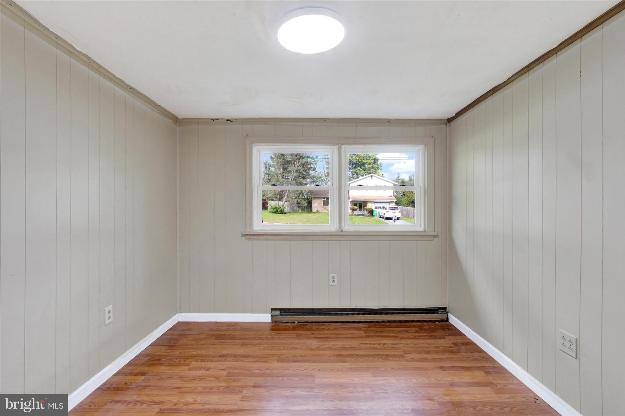 216 Garland Dr