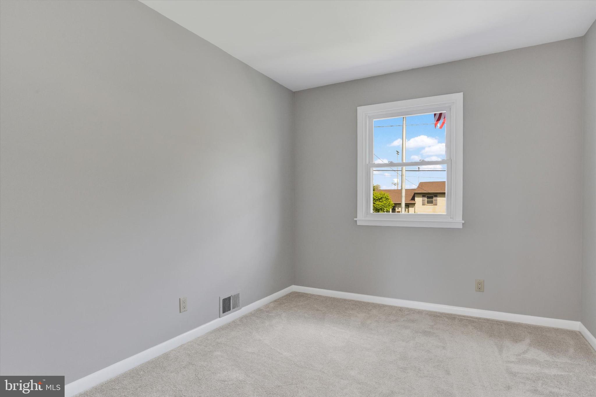 106 E Woodland Dr