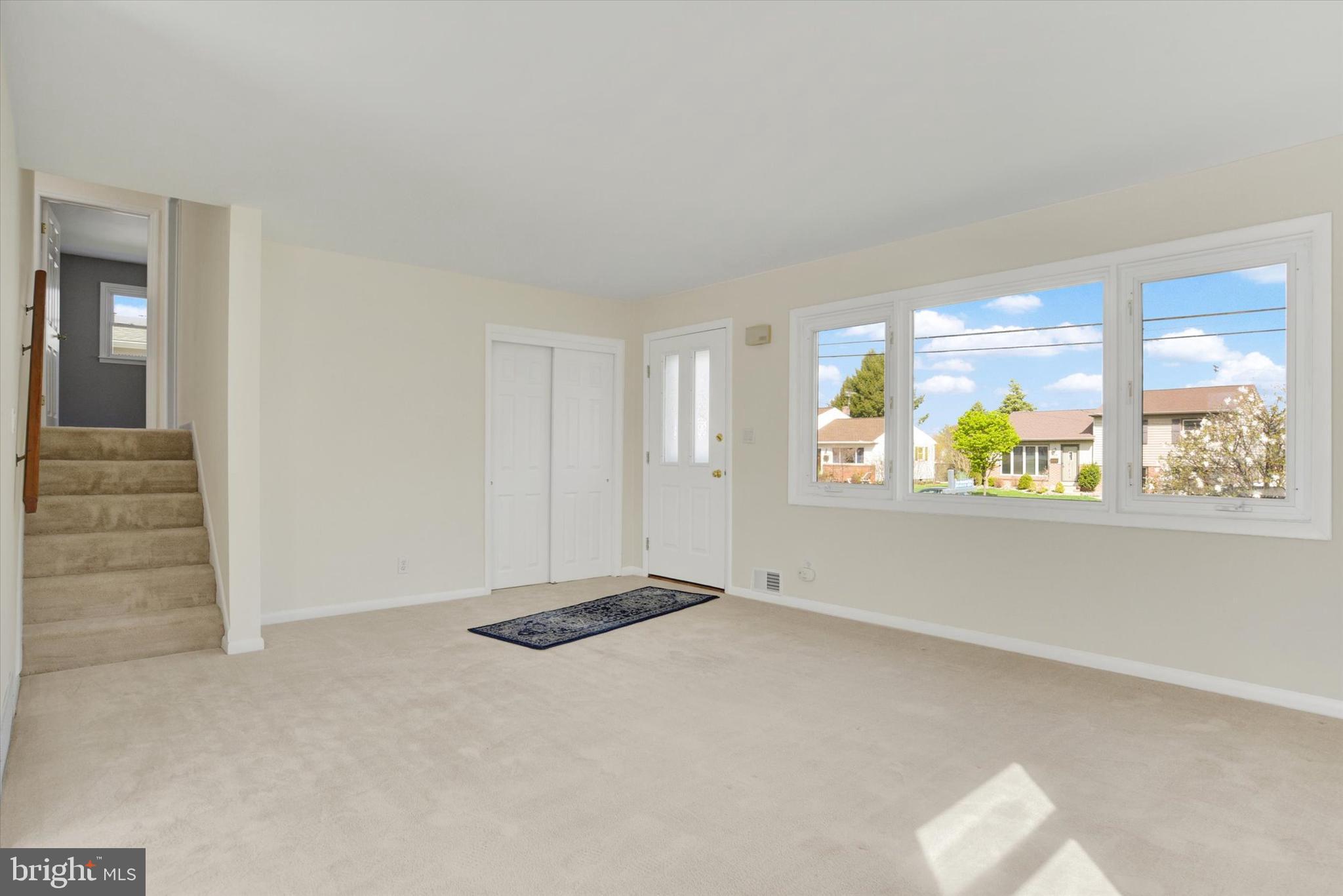 106 E Woodland Dr