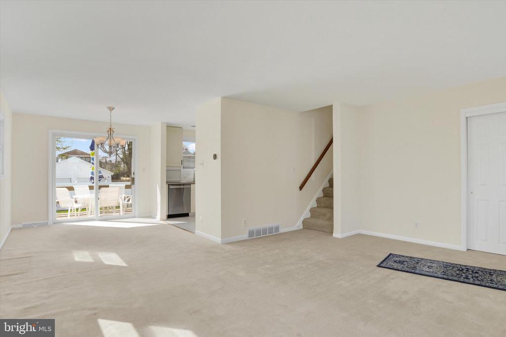 106 E Woodland Dr