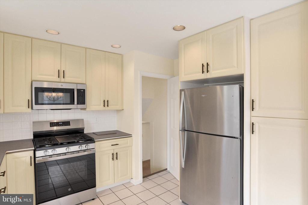 106 E Woodland Dr