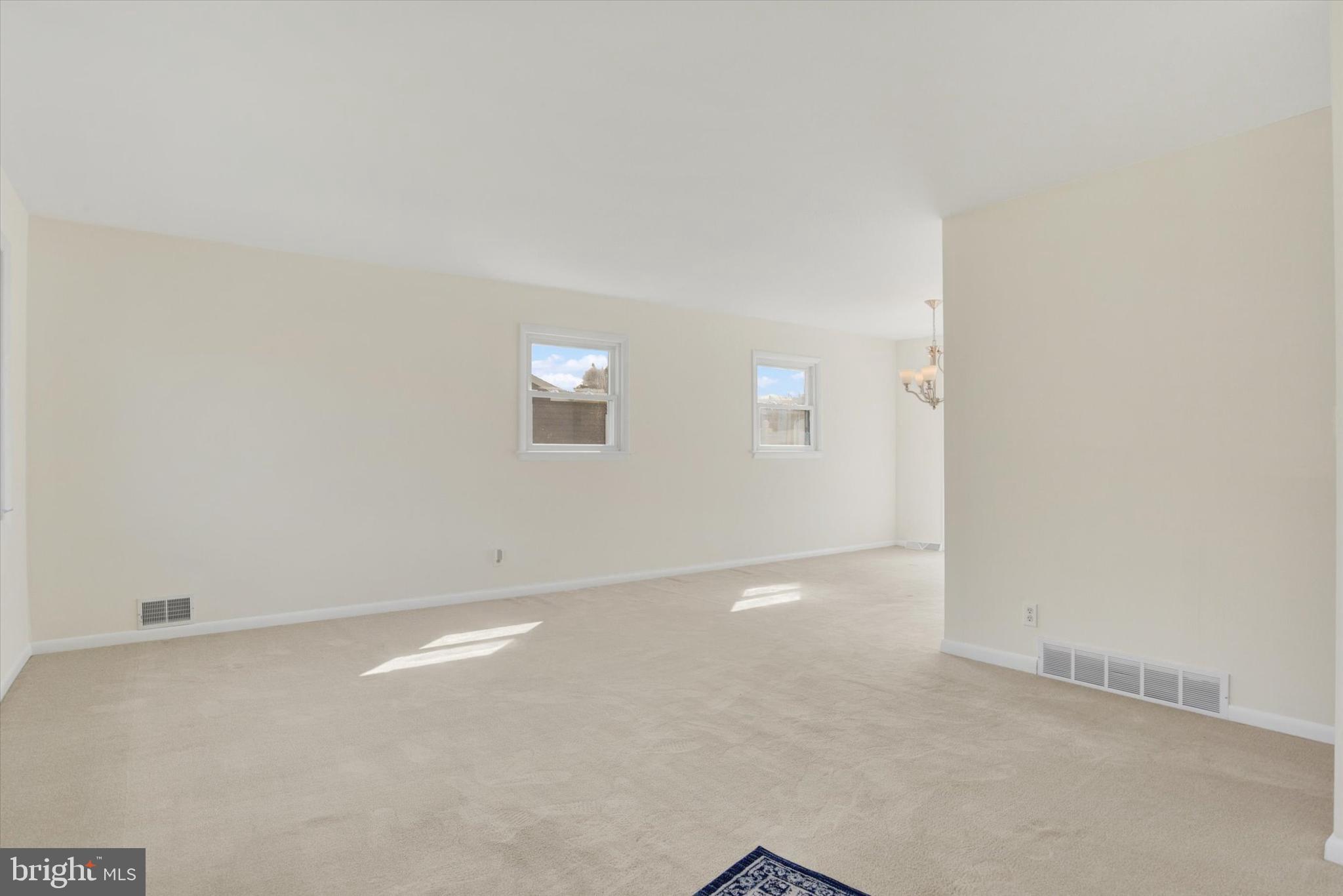 106 E Woodland Dr