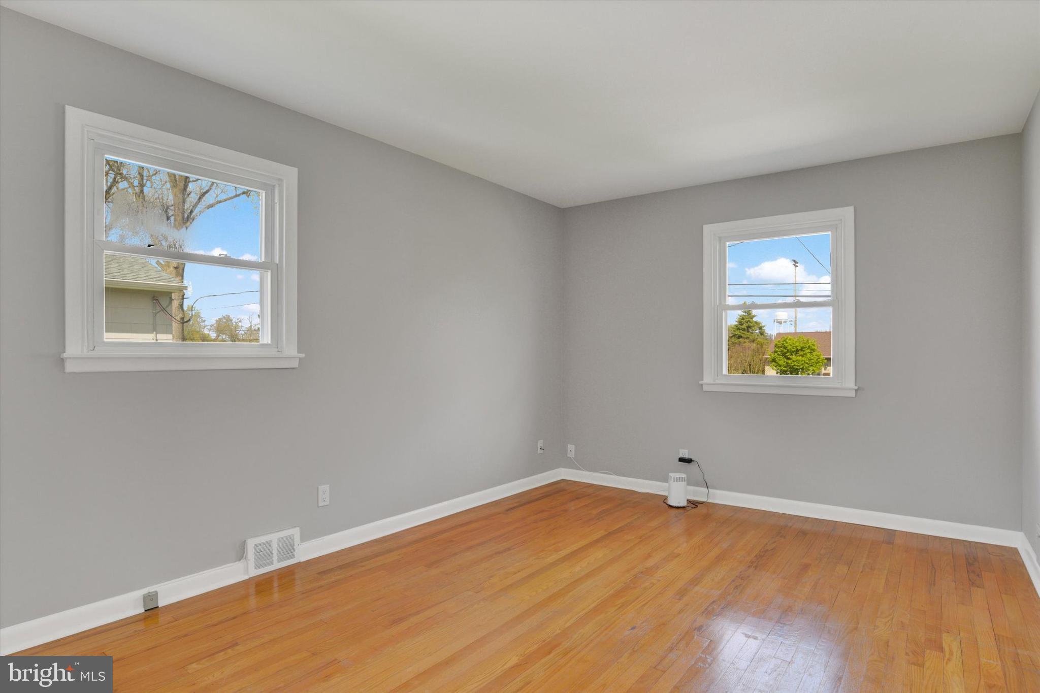 106 E Woodland Dr
