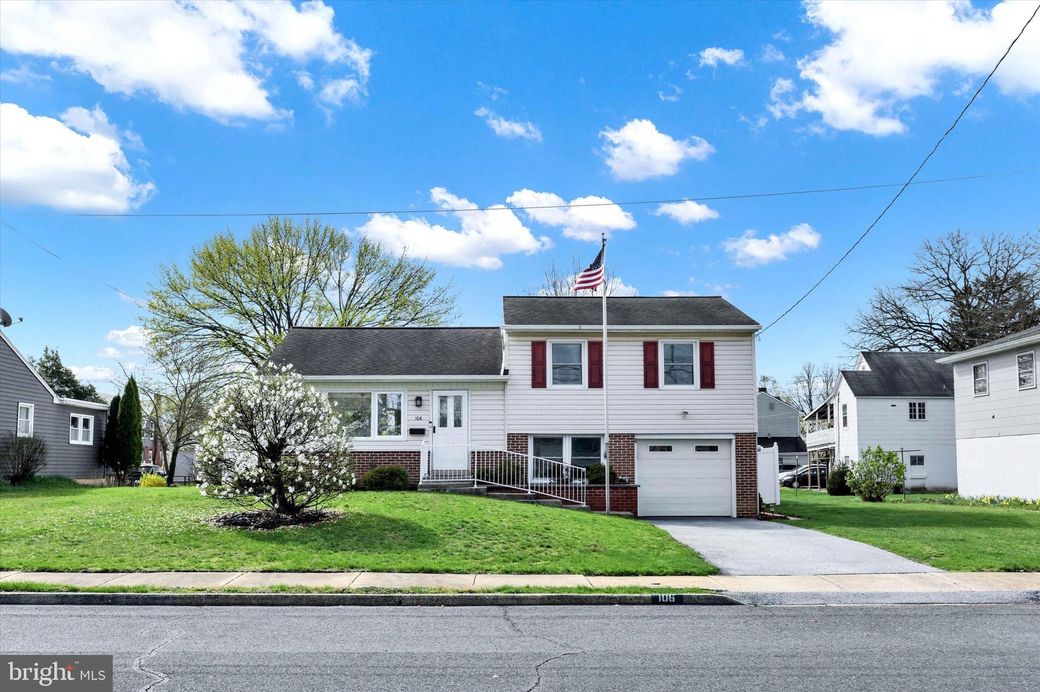 106 E Woodland Dr