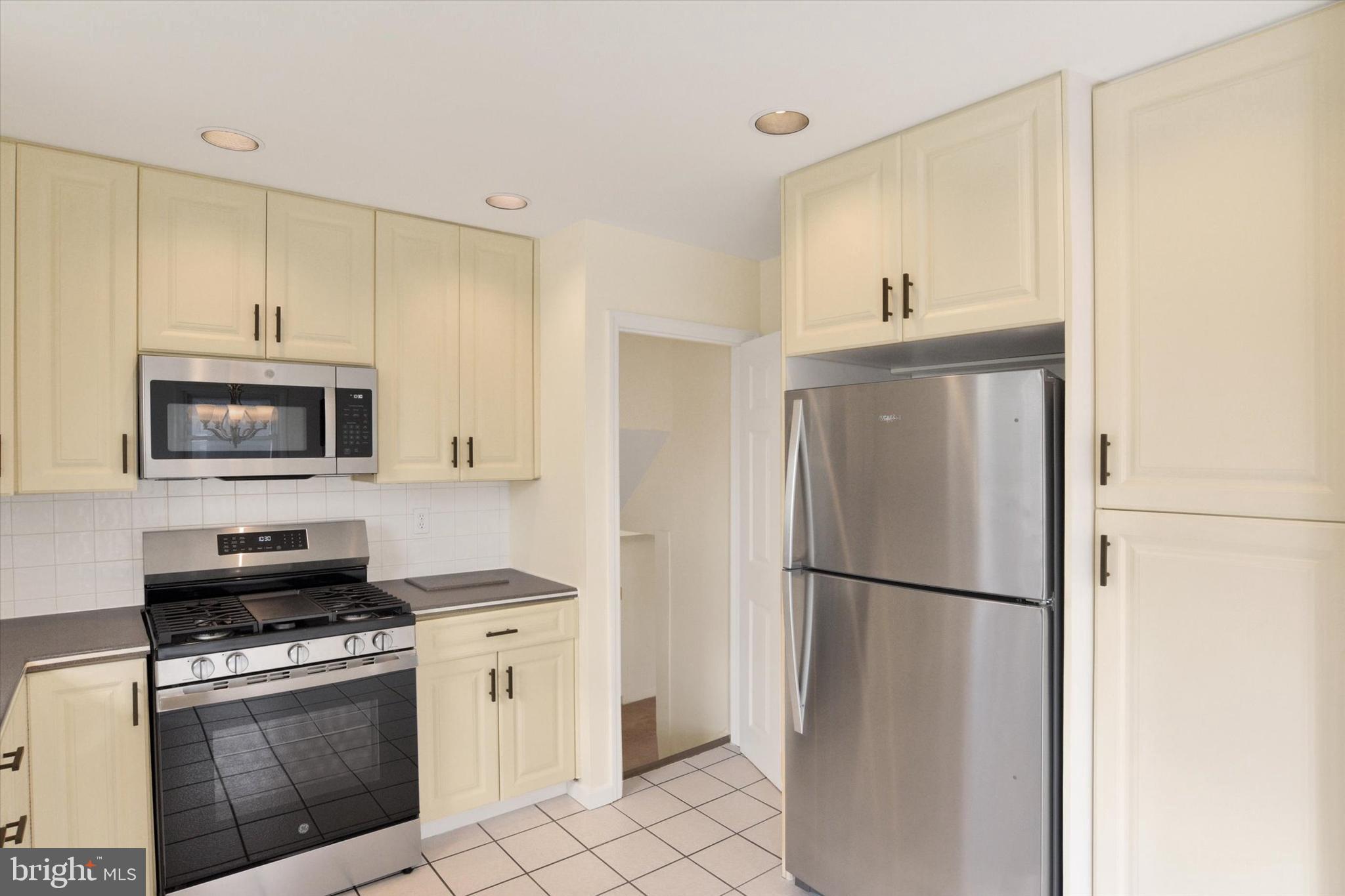 106 E Woodland Dr