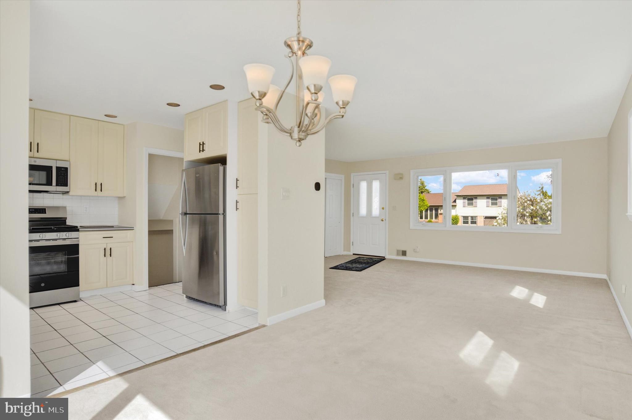 106 E Woodland Dr