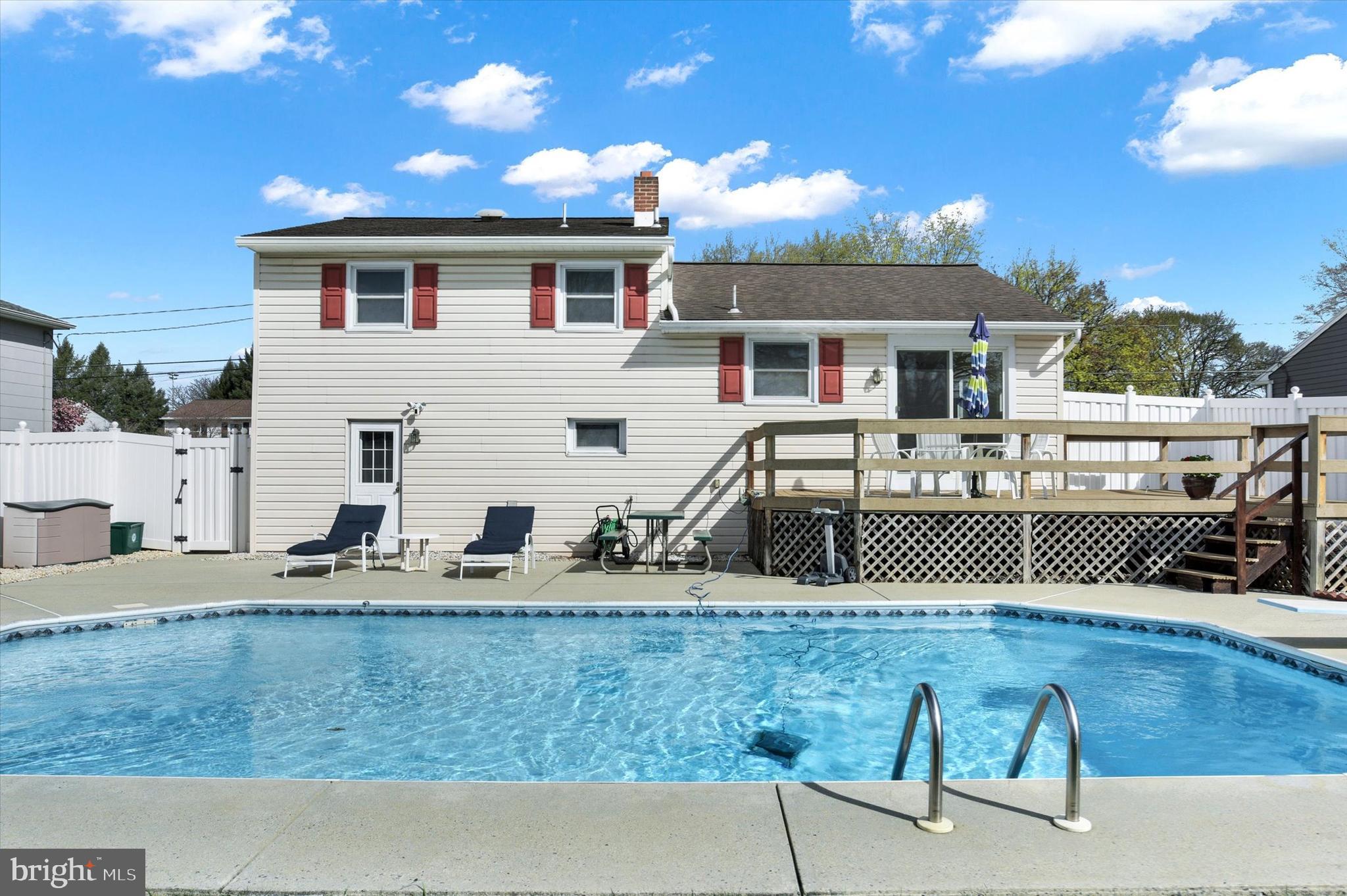 106 E Woodland Dr