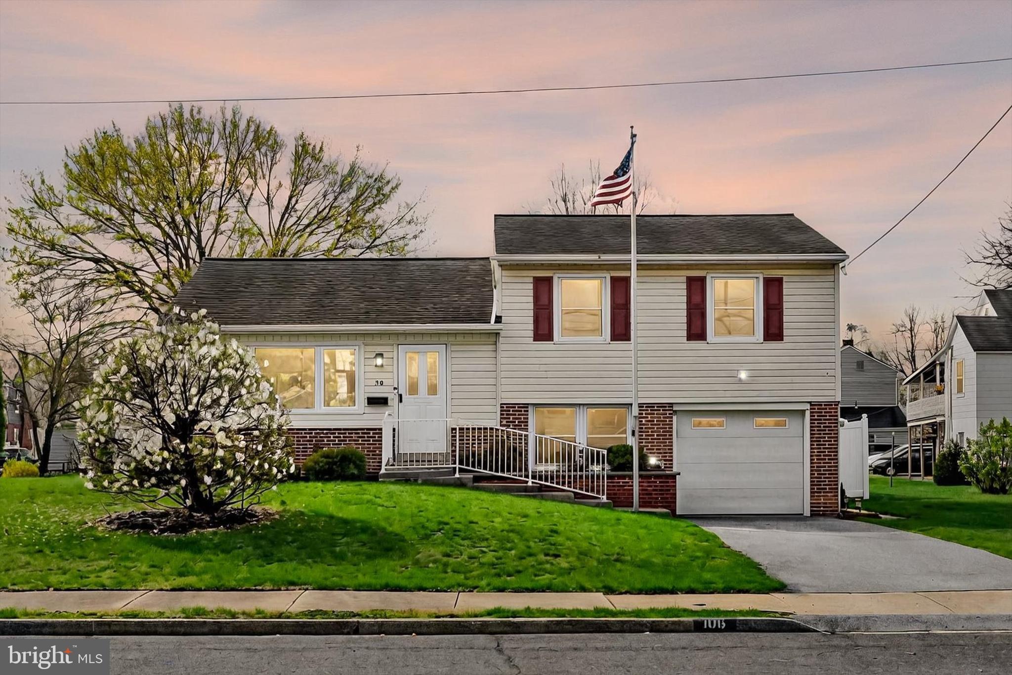 106 E Woodland Dr