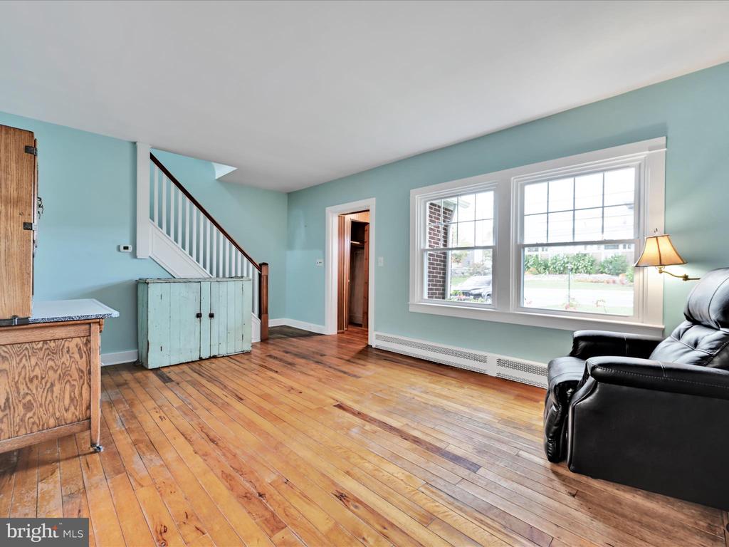 816 E MAIN STREET