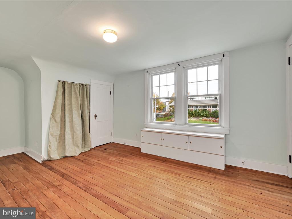 816 E MAIN STREET