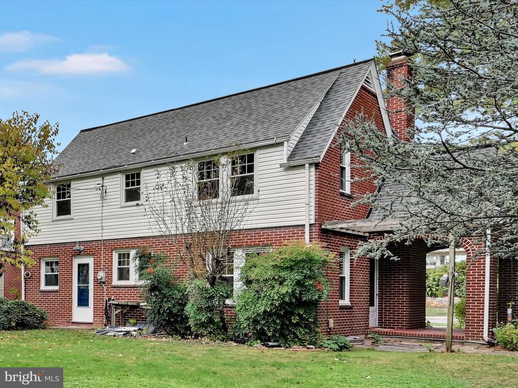 816 E MAIN STREET