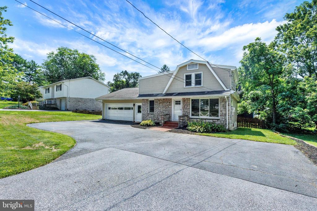 2050 STONECREST DRIVE