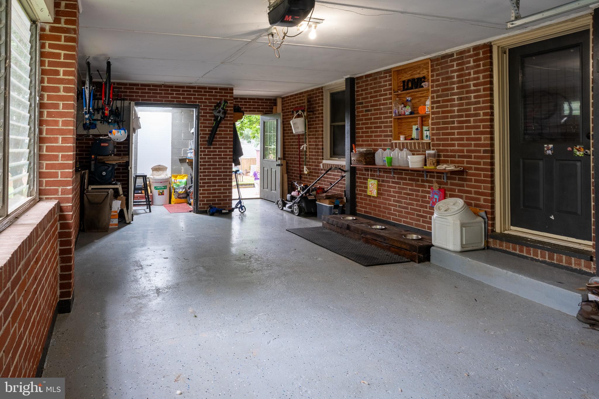 3958 Palmer Ave