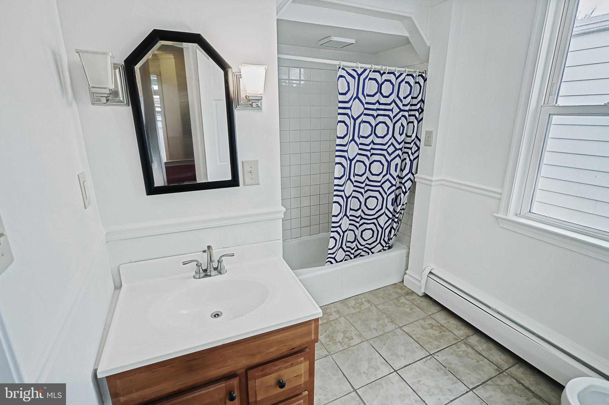 236 W Jackson St