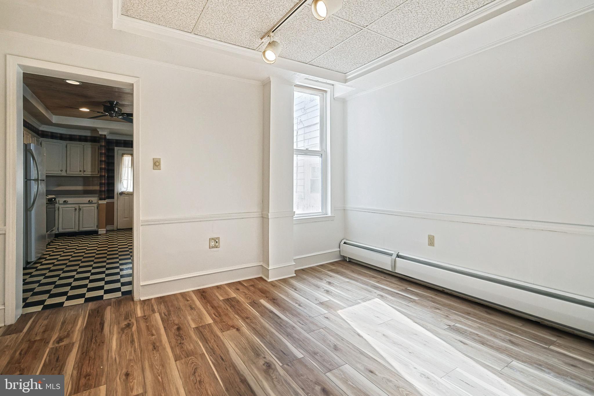 236 W Jackson St