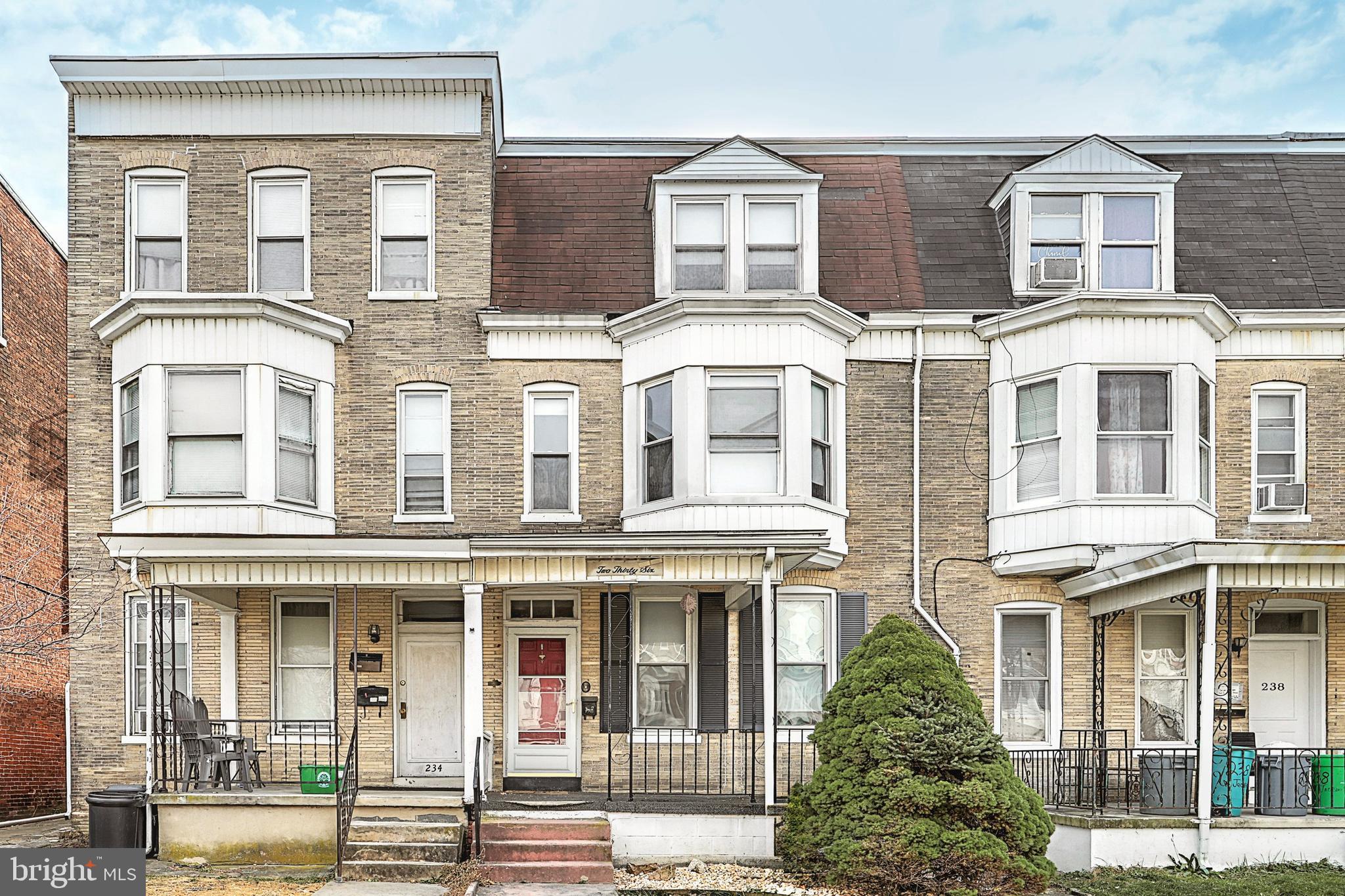 236 W Jackson St