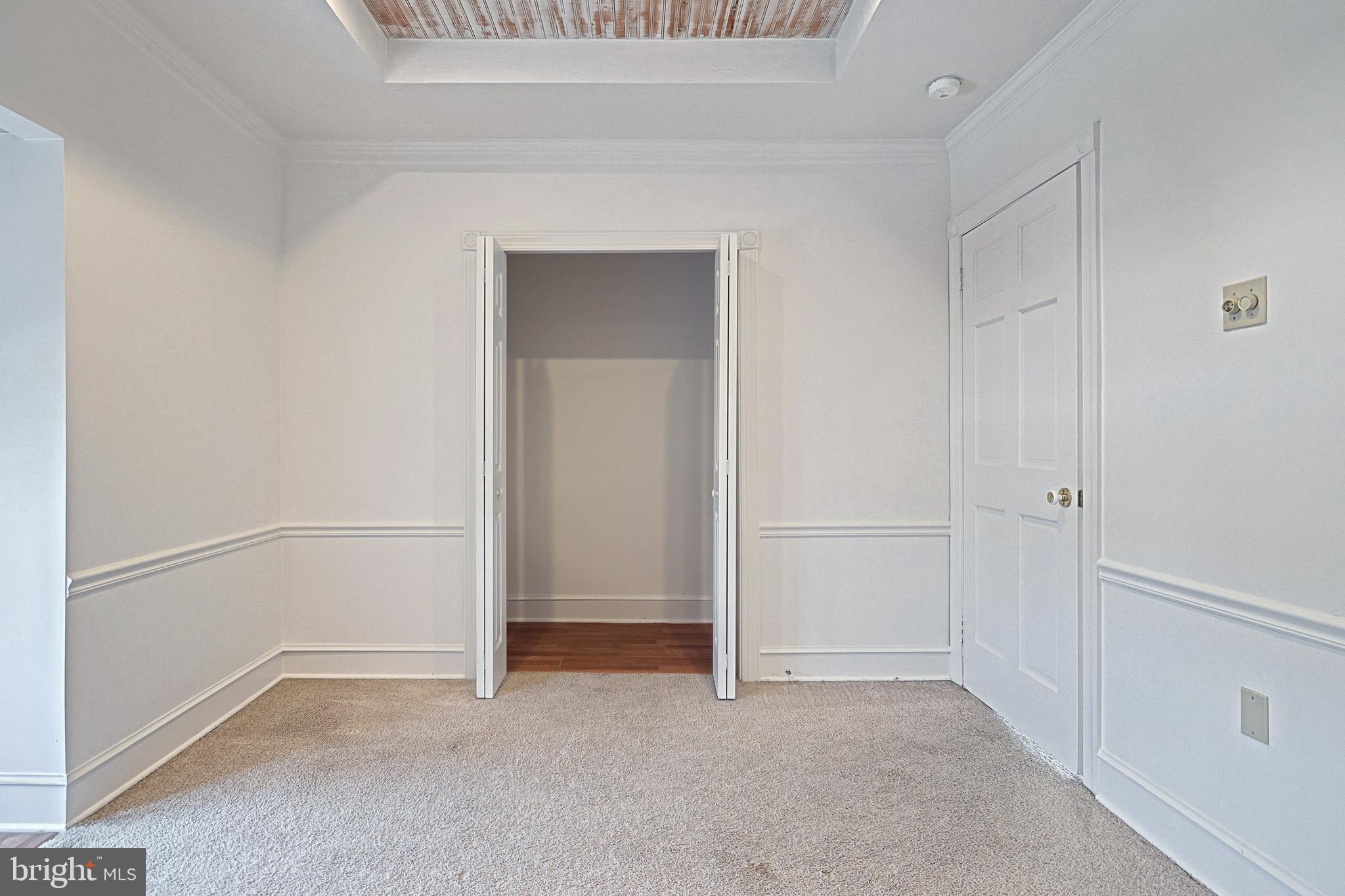 236 W Jackson St
